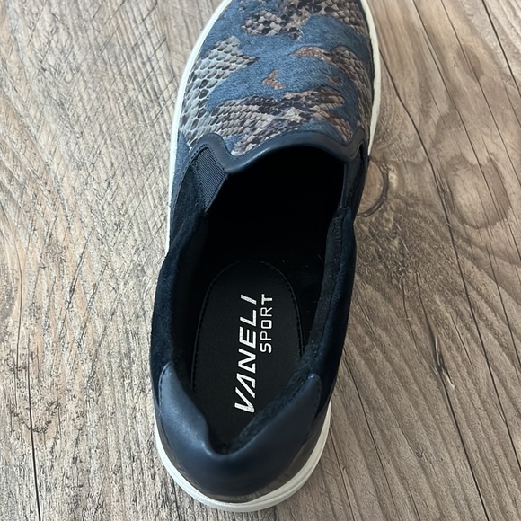 NWOT Vaneli Yodel Sport slip on Sneakers - Picture 4 of 10